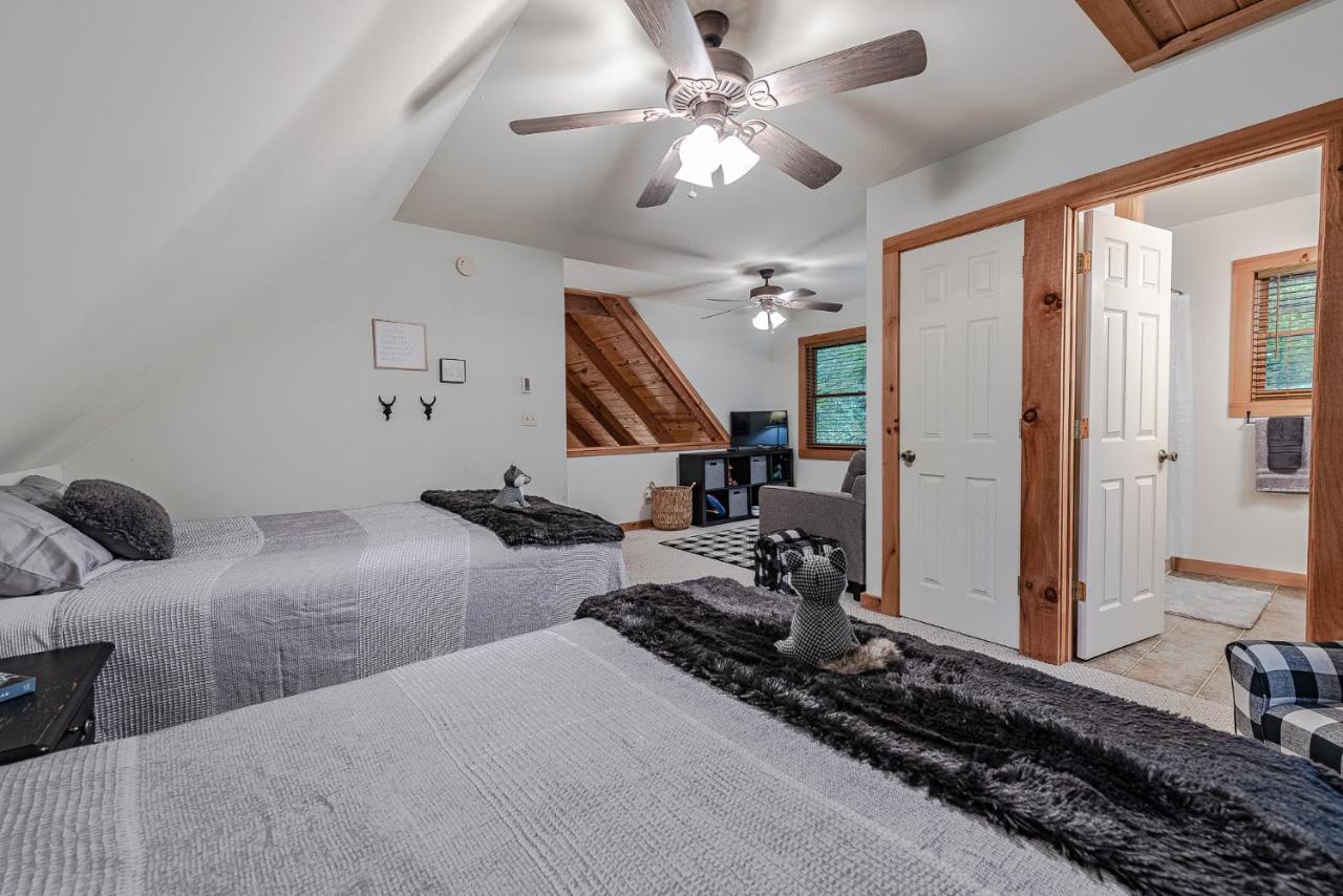 Bear Pause 3 Br/3ba Amazing View Of The Holiday home *
